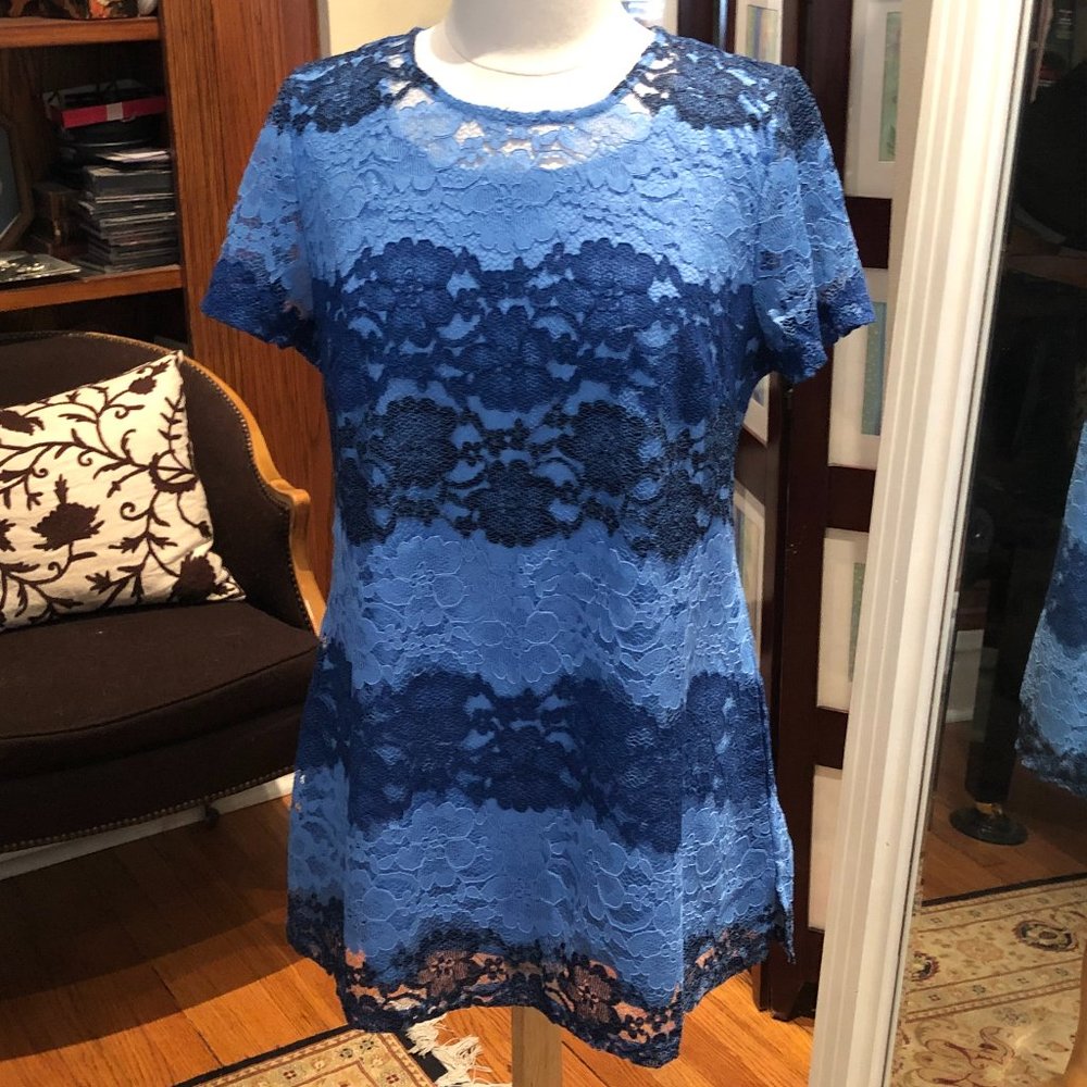 NWOT - Isaac Mizrahi blue lace top